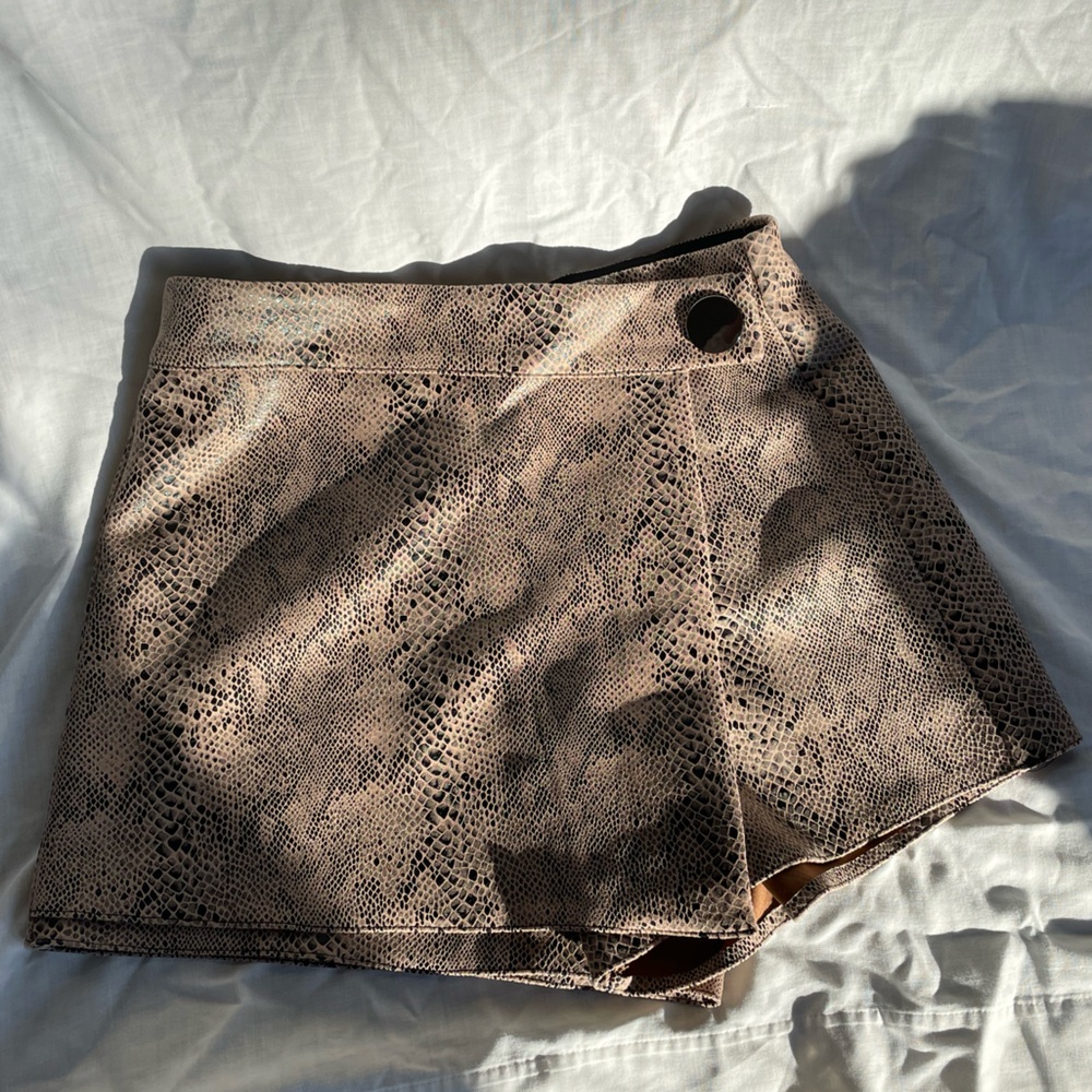 Haute Monde faux snake skin skort